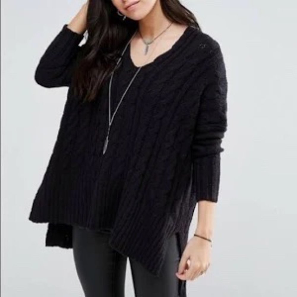 Black cotton sweater with style